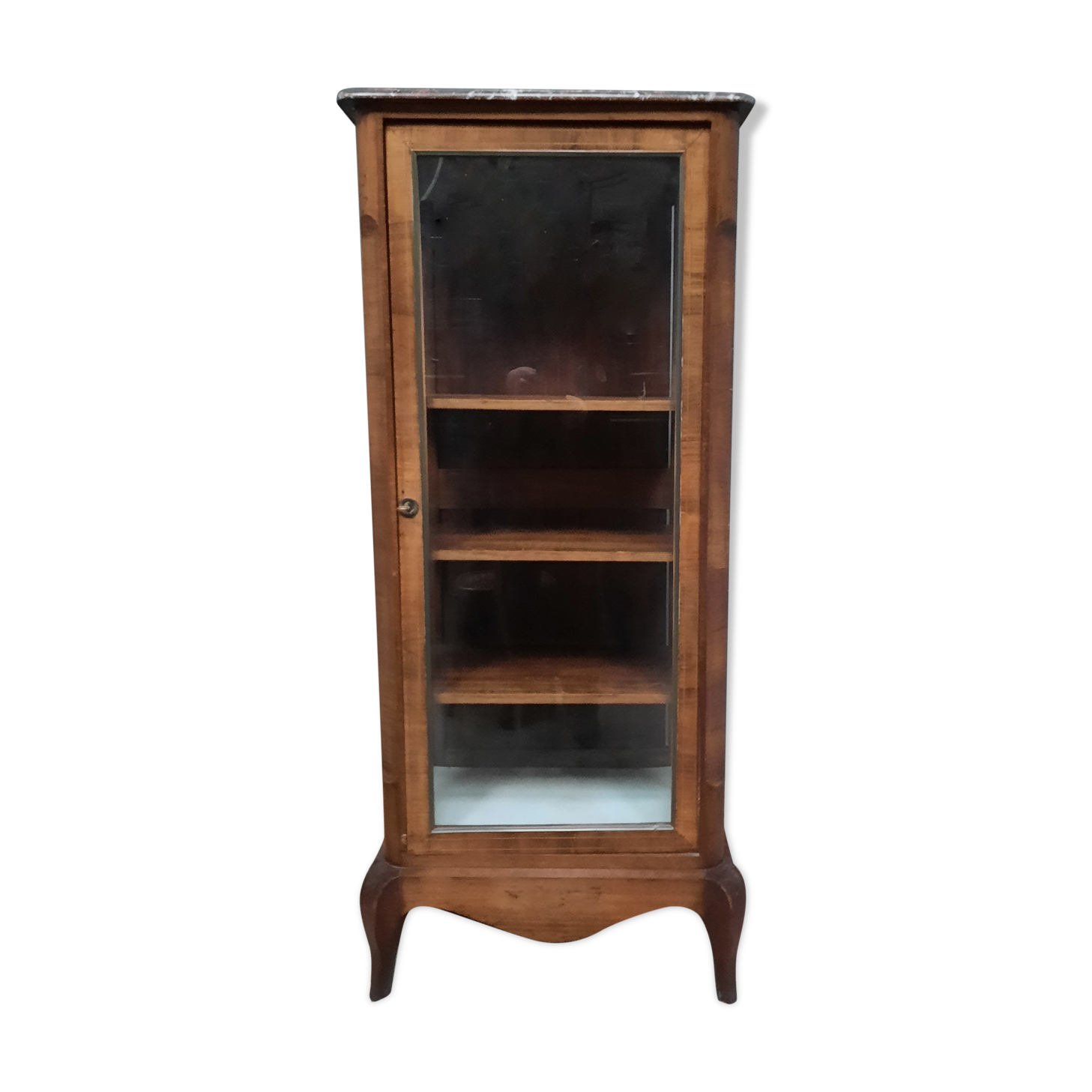 Vitrine en plaquage style Louis XV