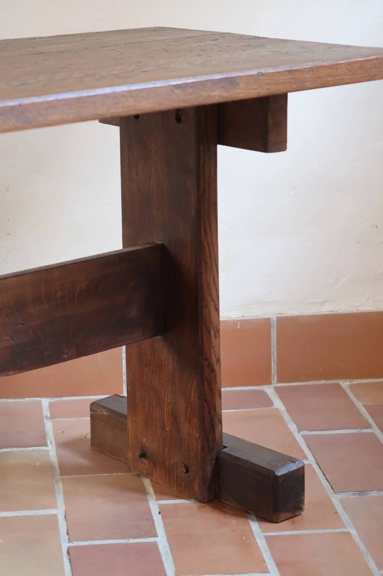 Solid oak coffee table, key stretcher, 1950s.