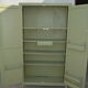Armoire parisienne vert olive