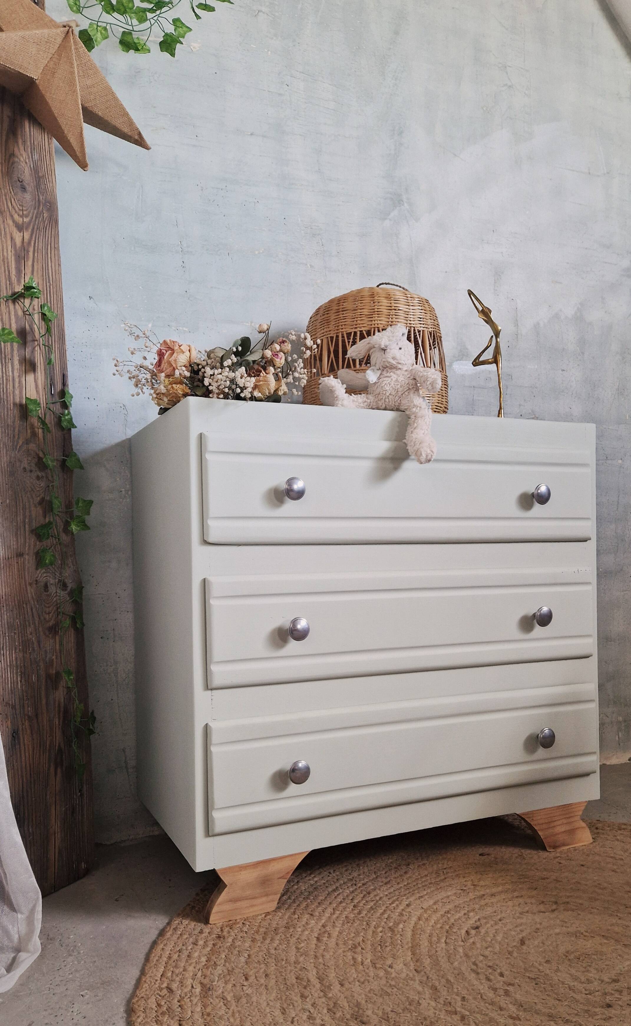 Art Deco chest of drawers