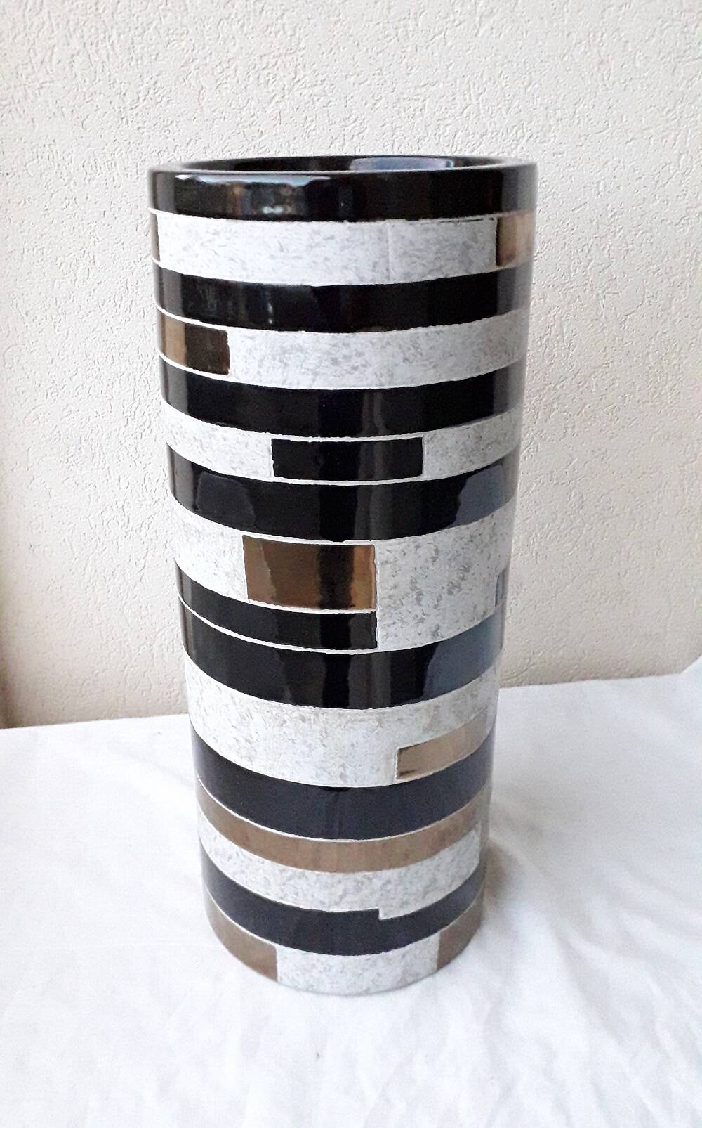 Ceramic vase
