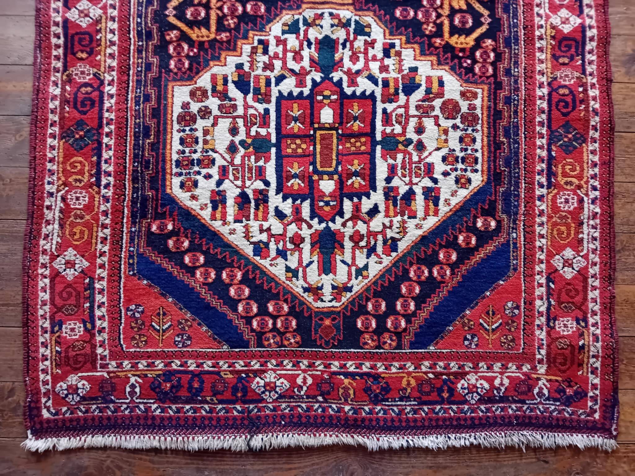 Handmade Persian rug 190x130cm