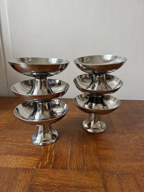 Set of 6 stainless steel bowls