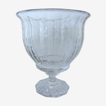 Crystal standing cup carved by Baccarat