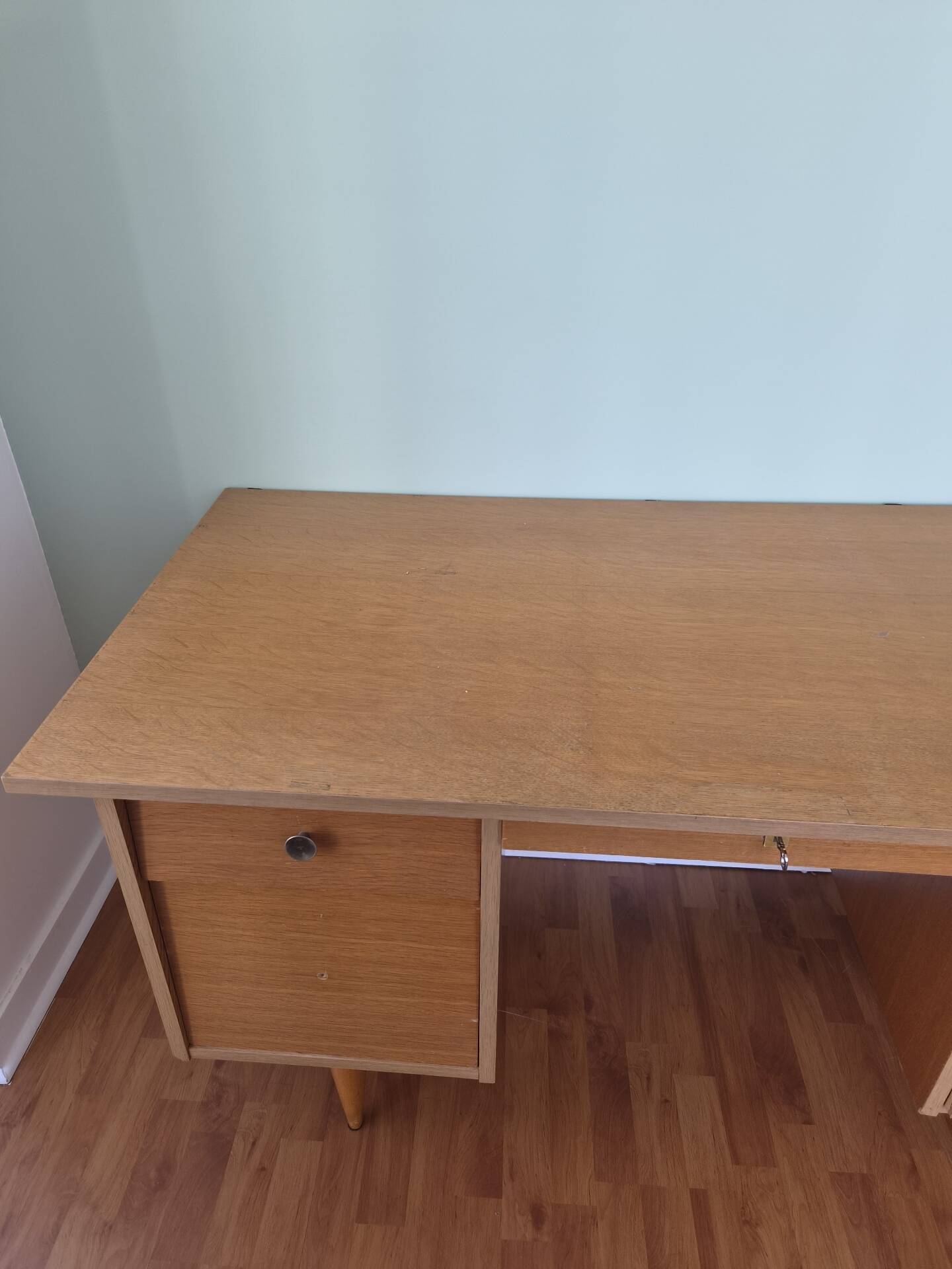 Grand bureau de style scandinave - Vintage