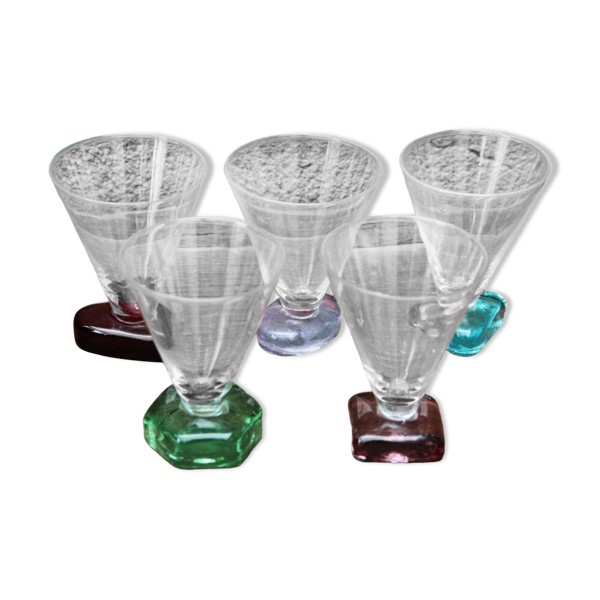 Lot de 5 verres à vin design, pieds colorés