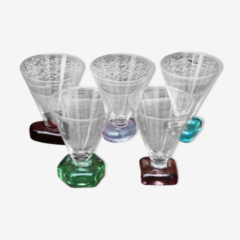 Set of 5 designer wine glasses, colored feet