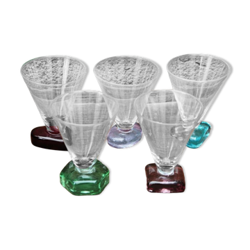 Set of 5 designer wine glasses, colored feet
