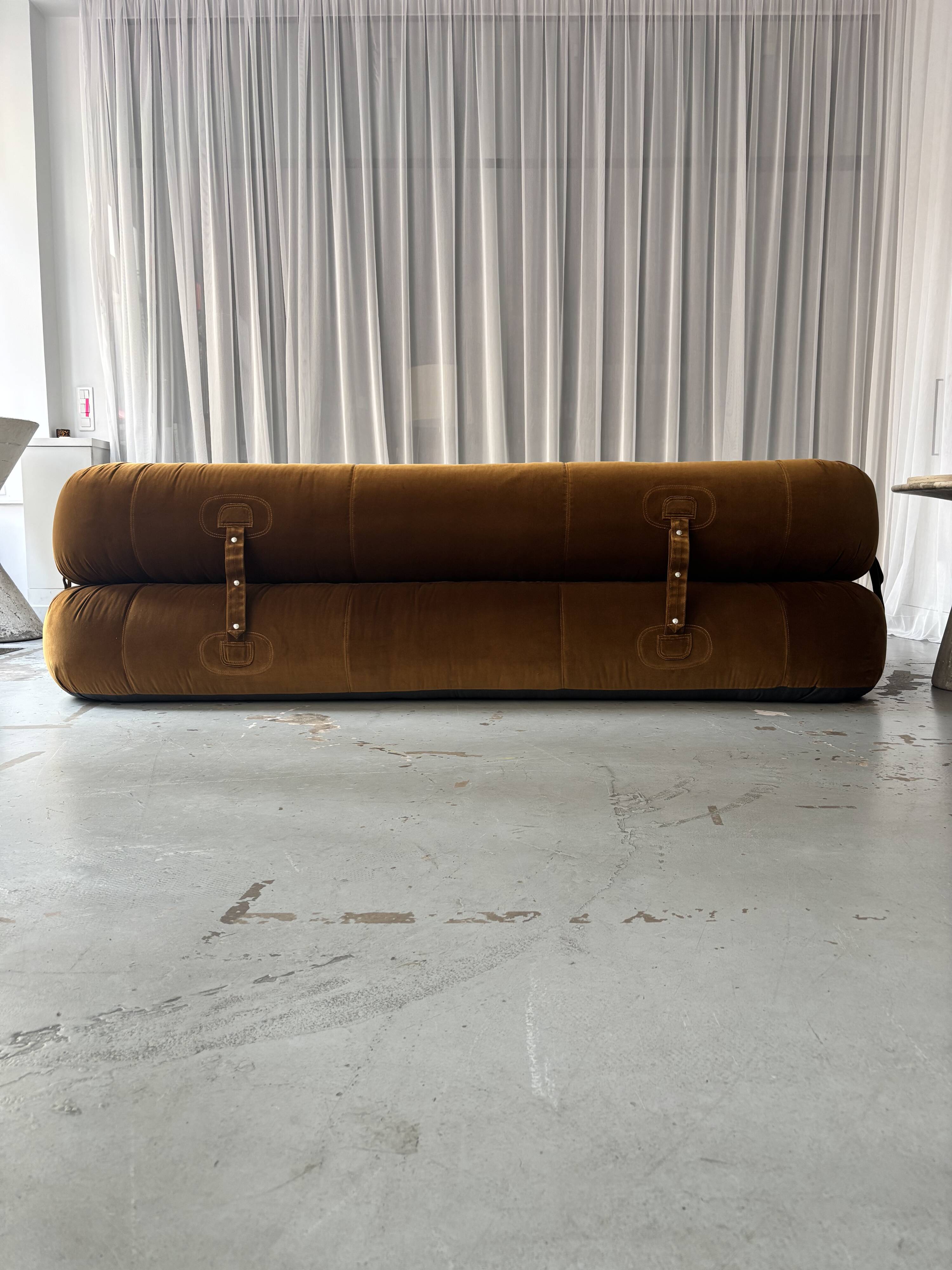 "Anfibio" 3-seater sofa by Alessandro Becchi for Giovaneti, 1970s