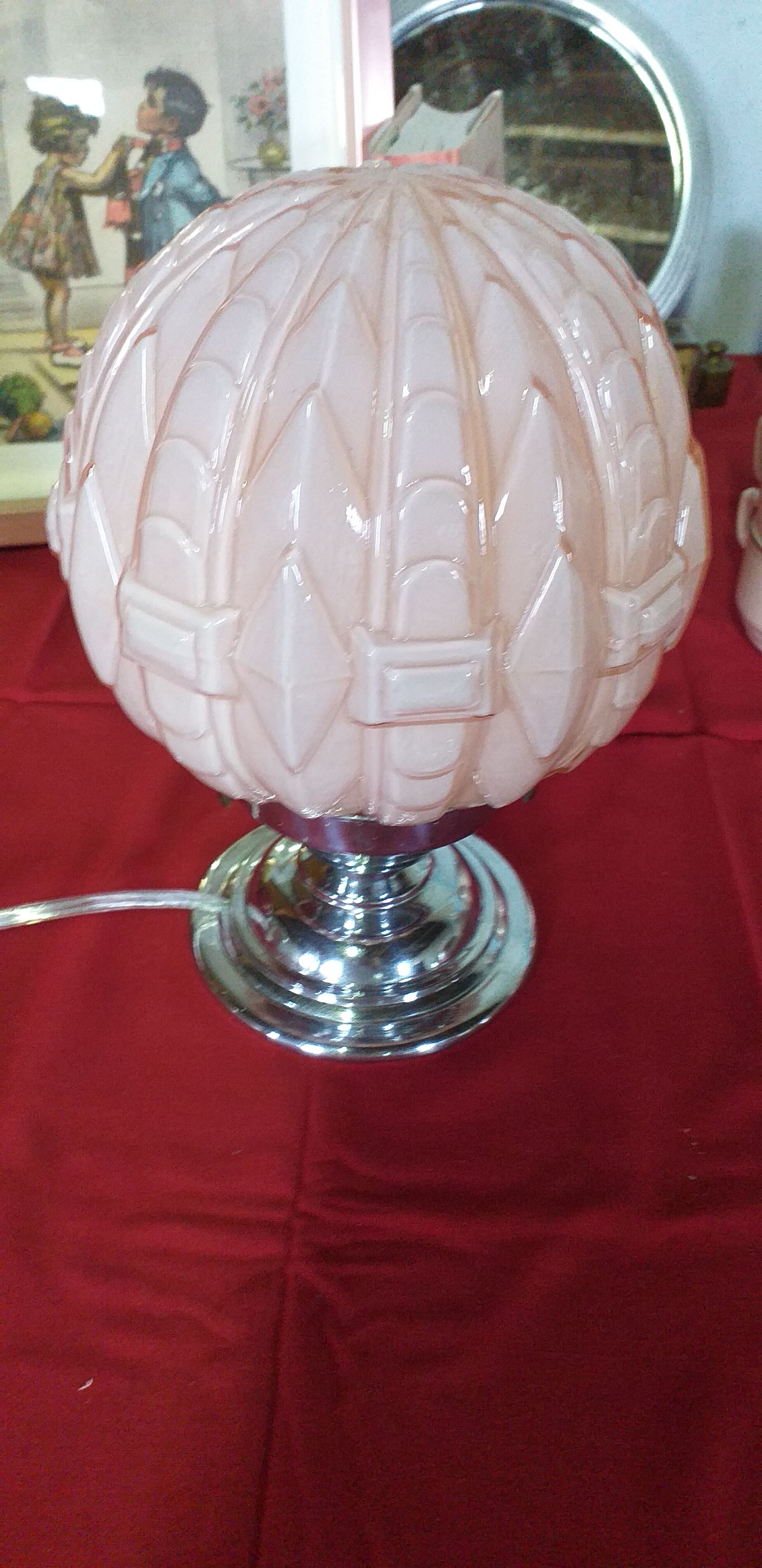 Pink globe laying lamp opaline