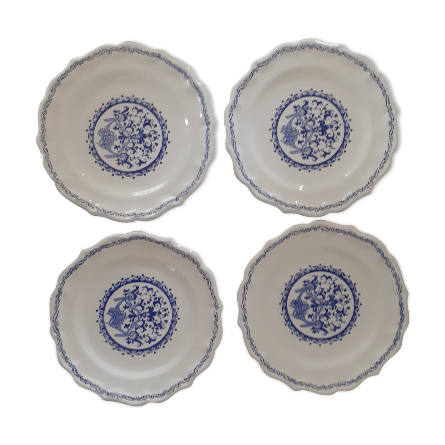 4 Plates made of GIEN camaieu blue central pattern and rinses model ROUEN