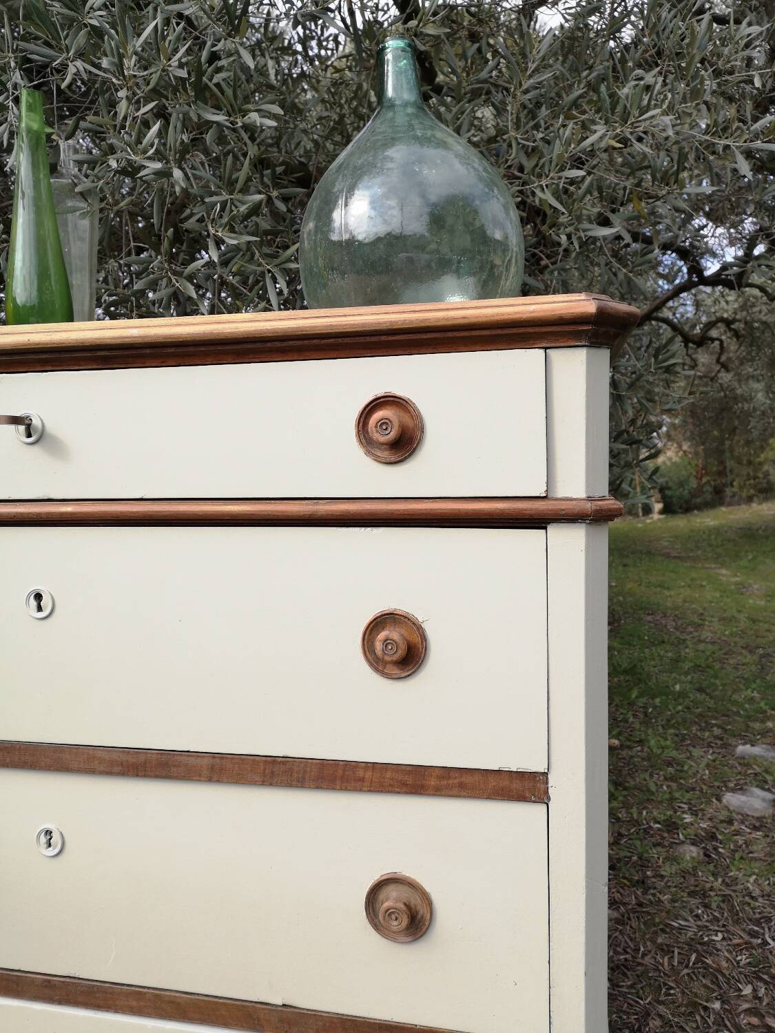 Oak chest of drawers