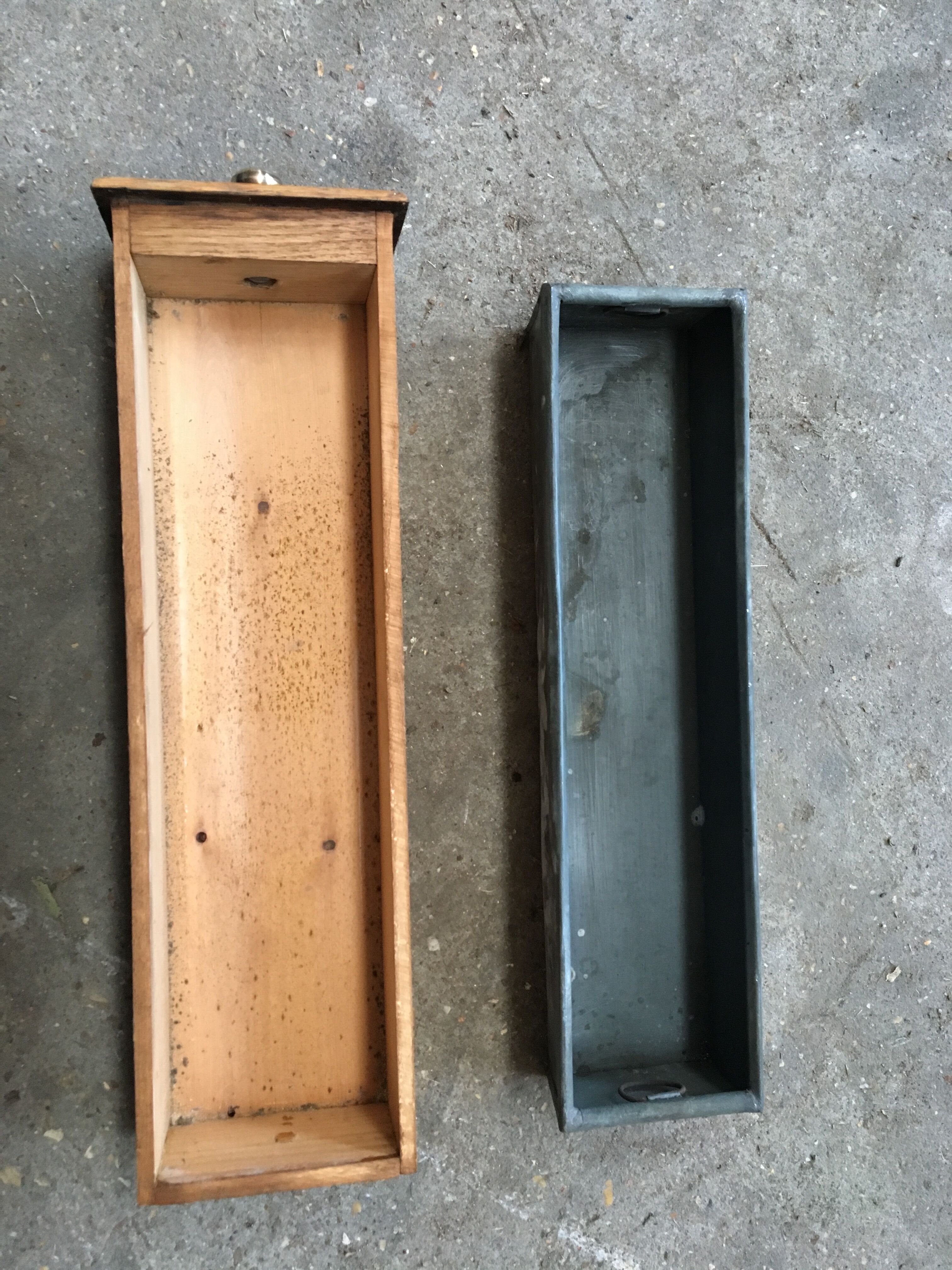 Former wardrobe of the Bank of France in light oak, 2 doors, years 30