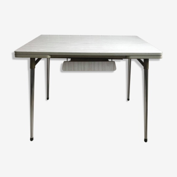 Table en formica grise