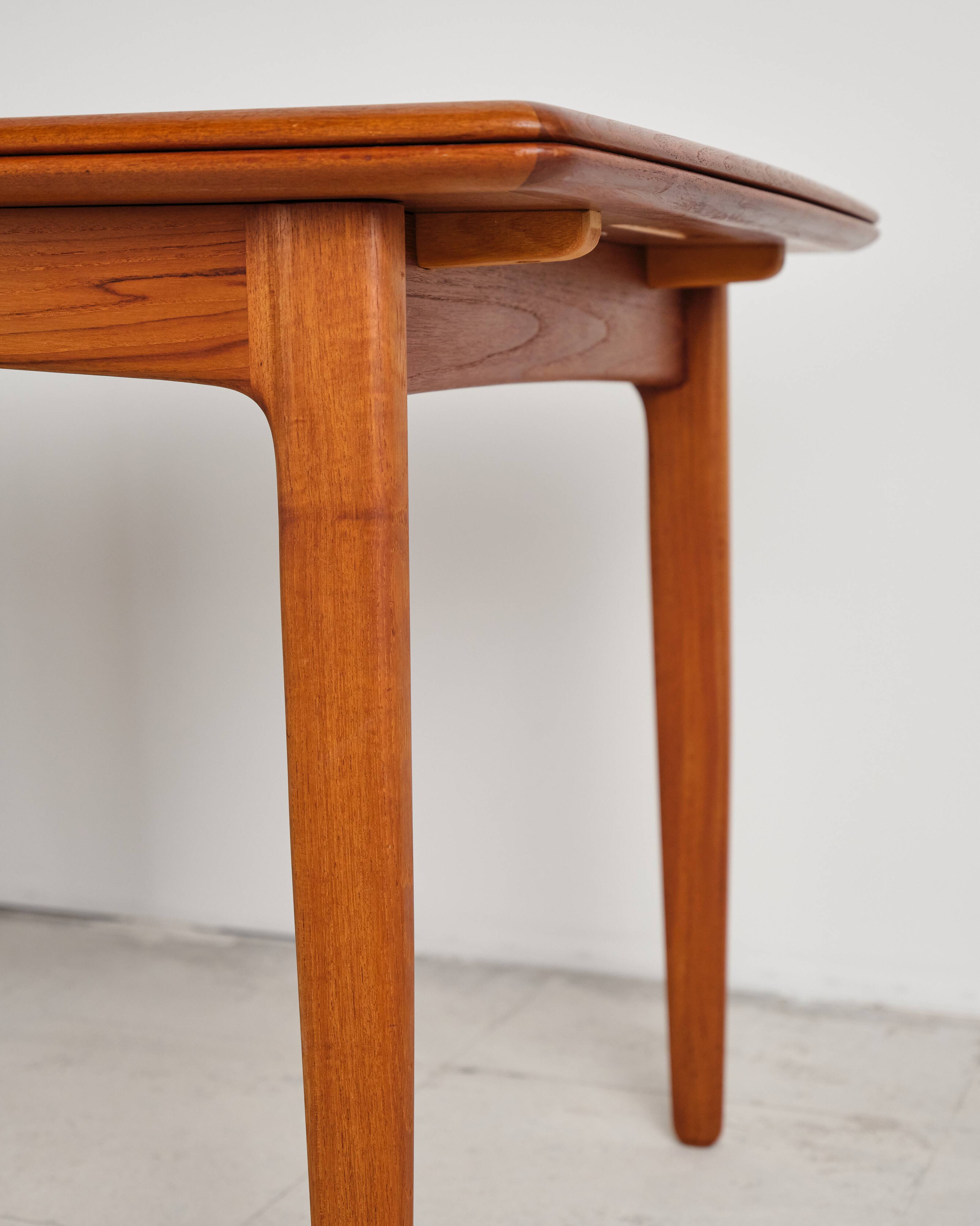 Extendable table by Svend Aage Madsen for K. Knudsen & Son