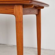 Table extensible par Svend Aage Madsen pour K. Knudsen & Søn