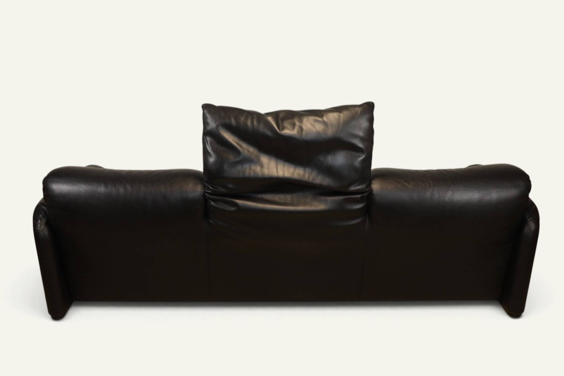 Maralunga 3-seater sofa in black leather by Vico Magistretti for Cassina