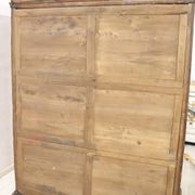 Armoire à Secret Du 17ème Siècle En Noyer