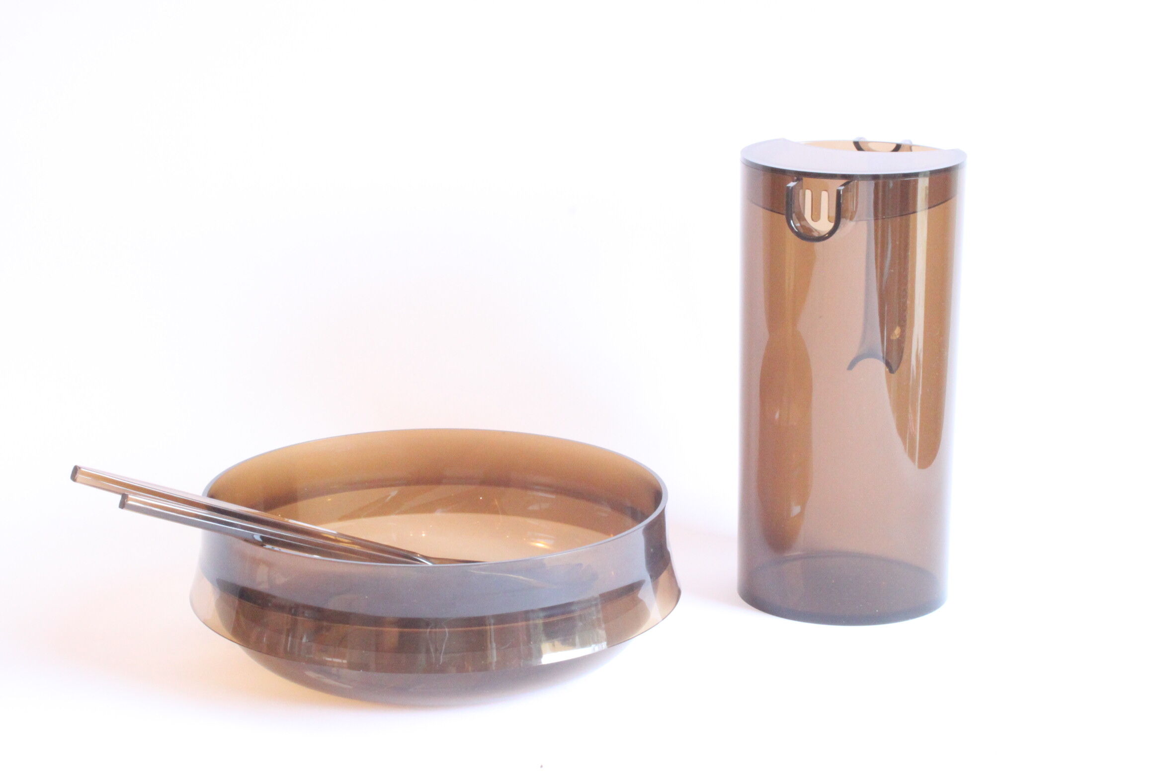 Saladier bol cuillères et pichet lucite fumée Guzzini