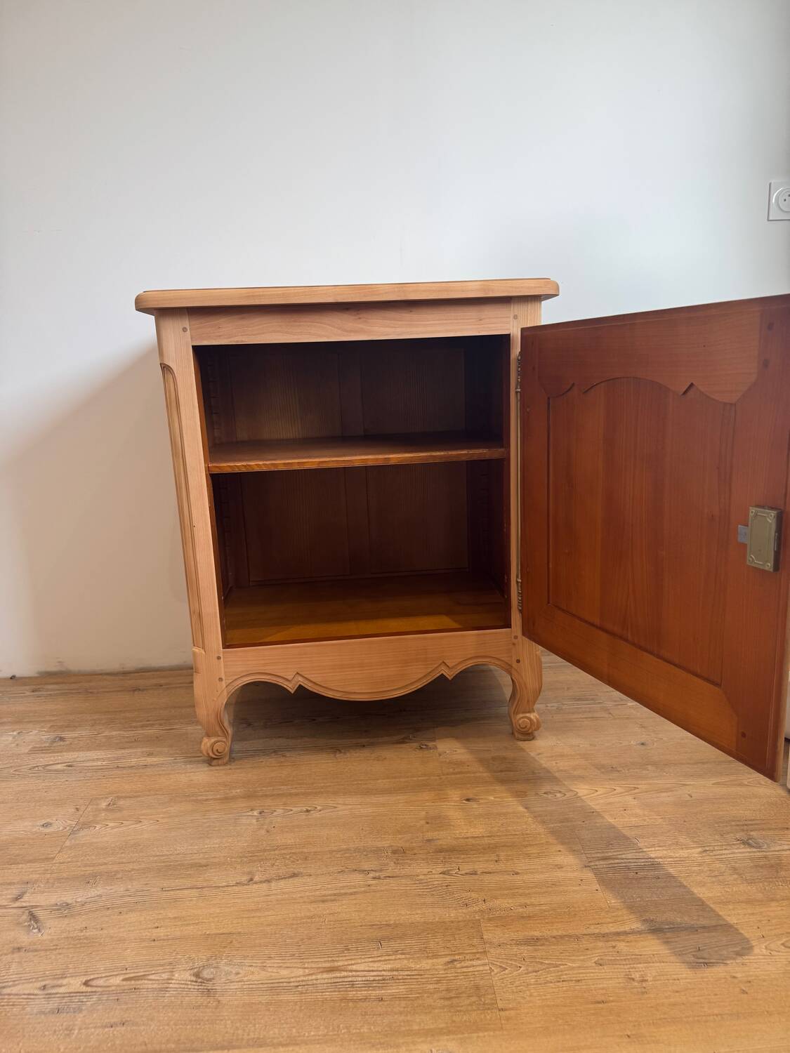 Restored jam cupboard – solid wood, sanded and air-blasted