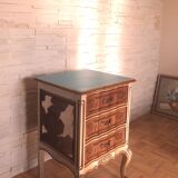 Commode ancienne en bois massif