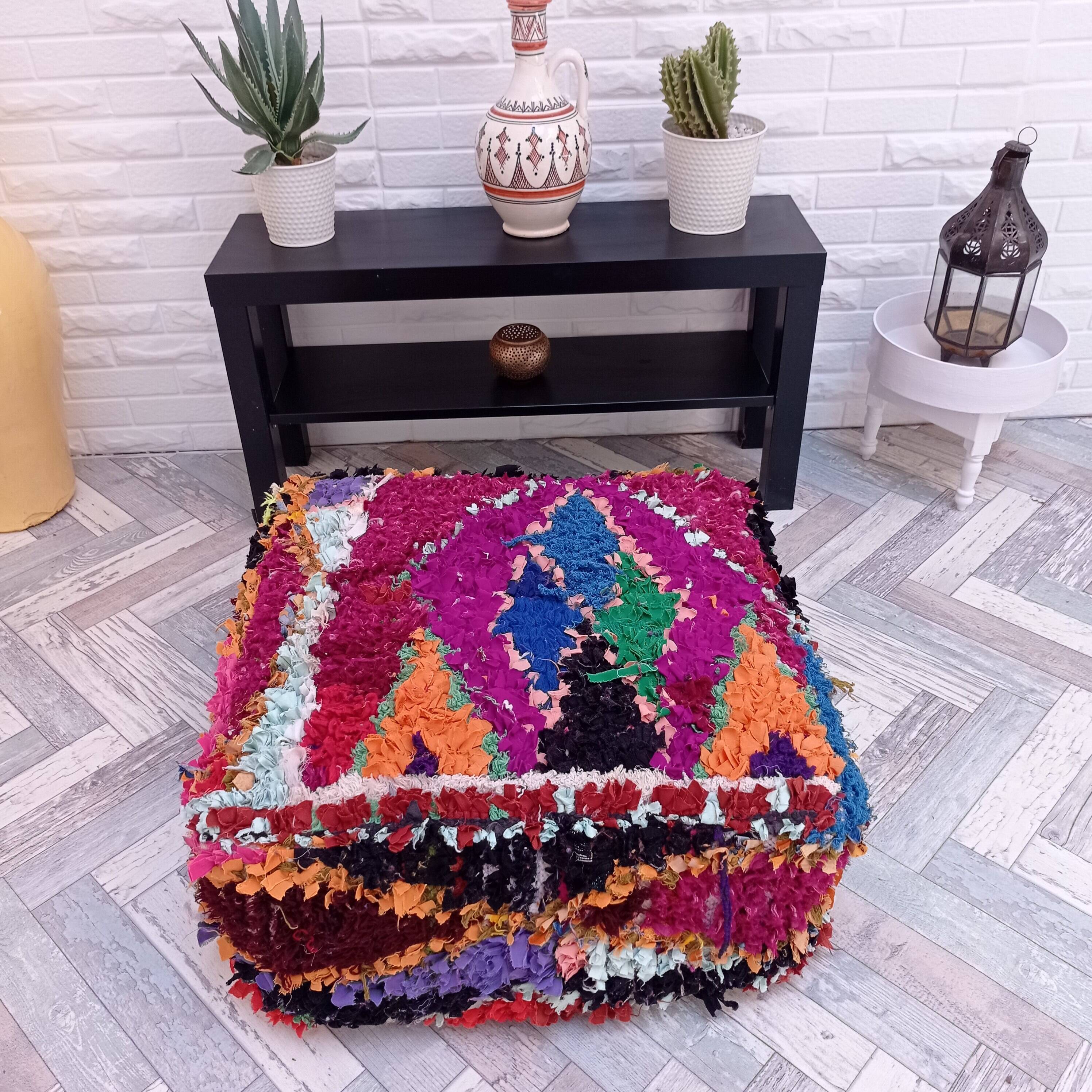 Handmade Berber pouf in wool 60 X 60 X 20 CM