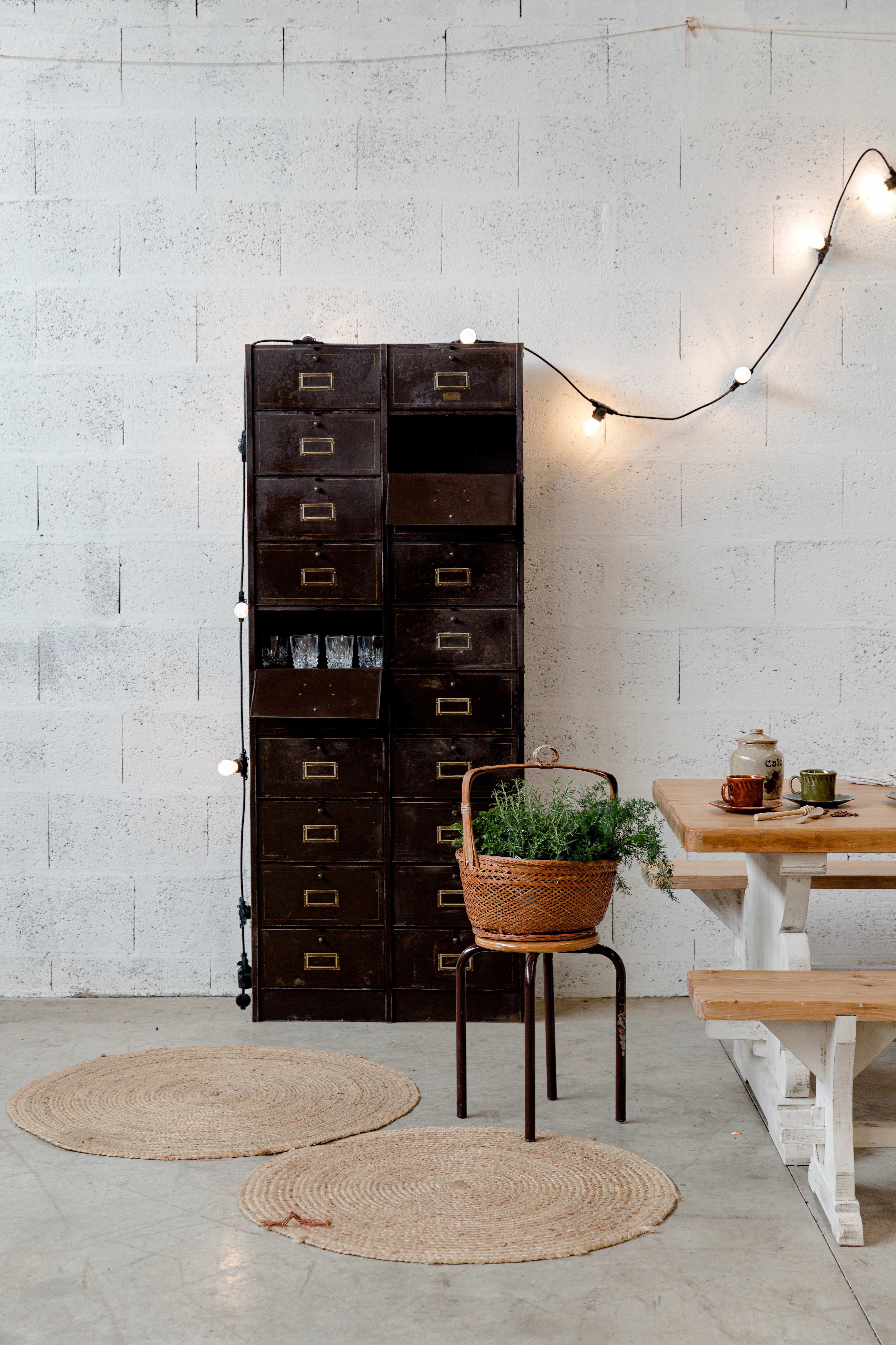 Industrial locker cabinet with valves "Statice"