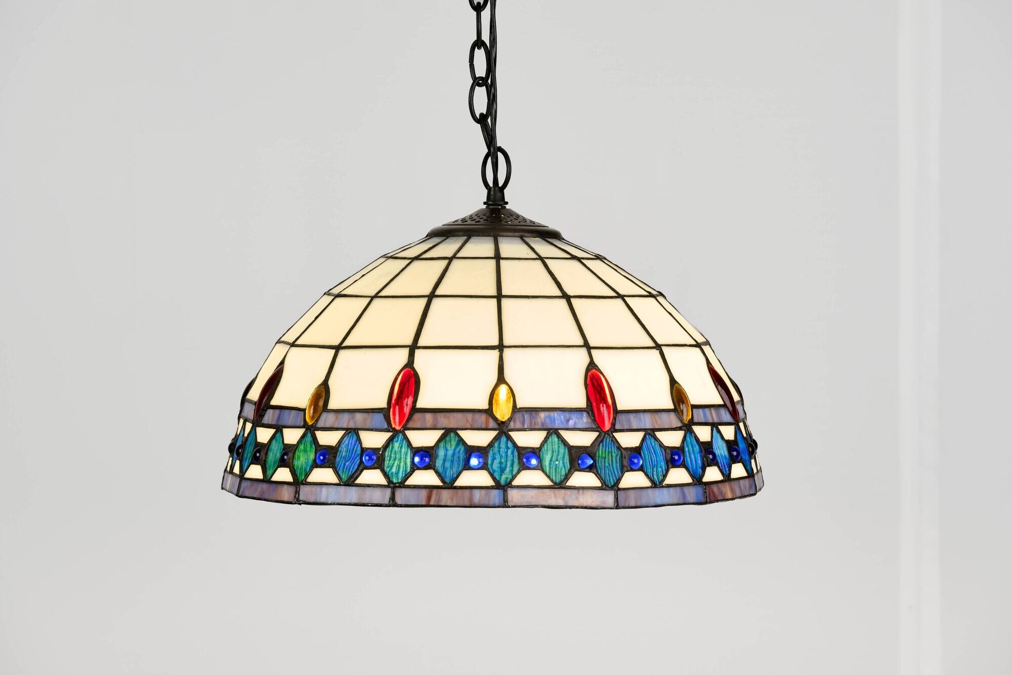 Lampe suspendue en verre teinté de style Tiffany