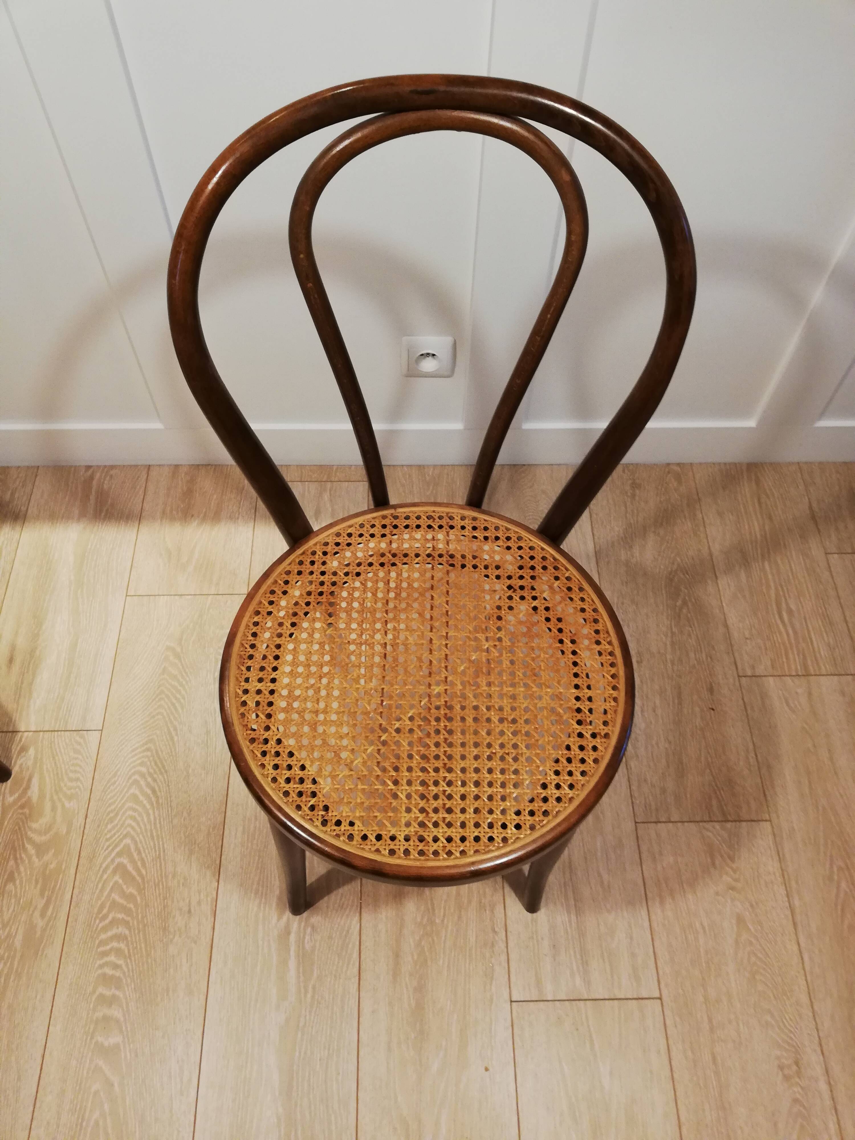 Lot de trois chaises bistrot