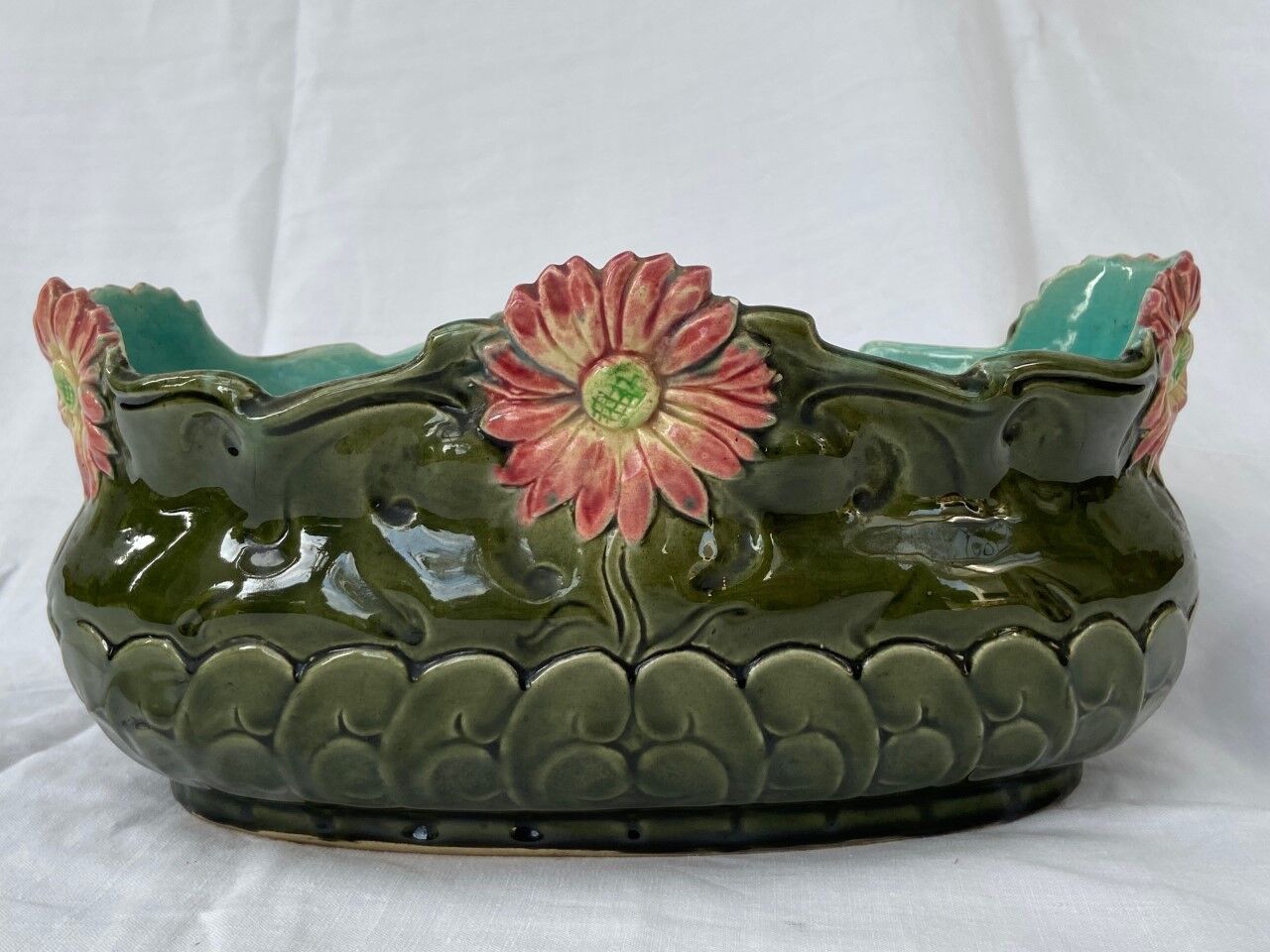 Vallauris-style dabbling gardener