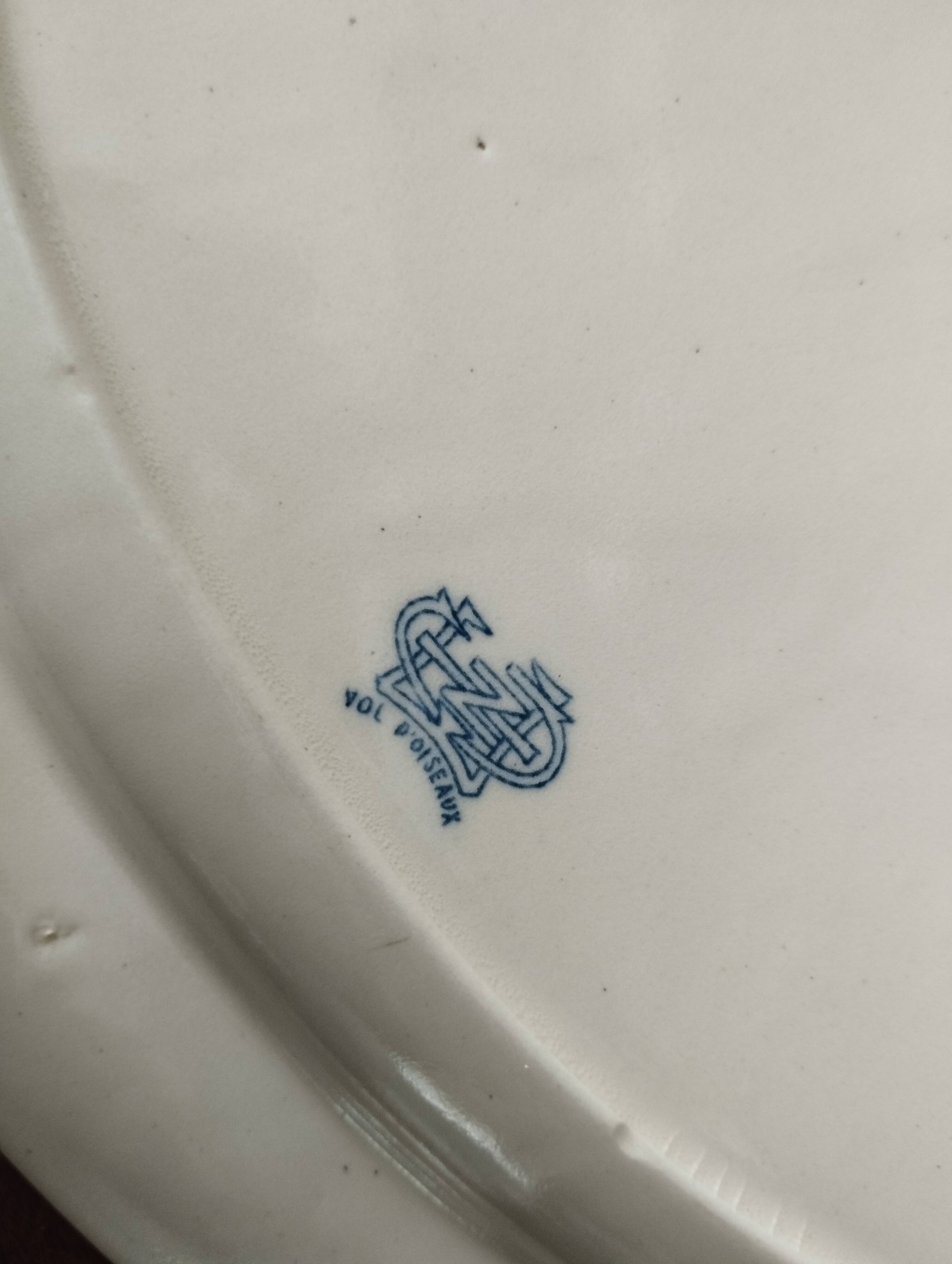 GIEN oval dish “Flight of birds”. 1900 Art Nouveau tableware.