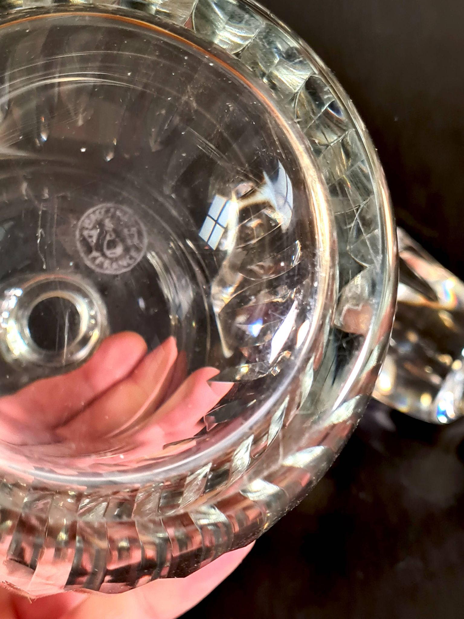 Élégante carafe en cristal taillé Baccarat