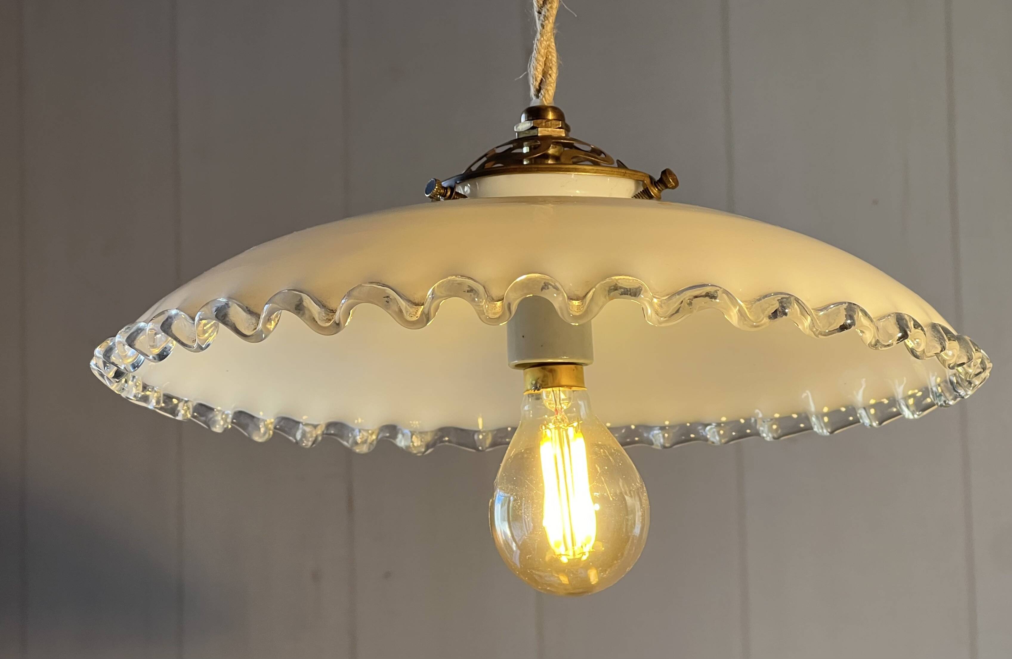 Opaline dentelée et bombée ancienne style bistrot fil corde