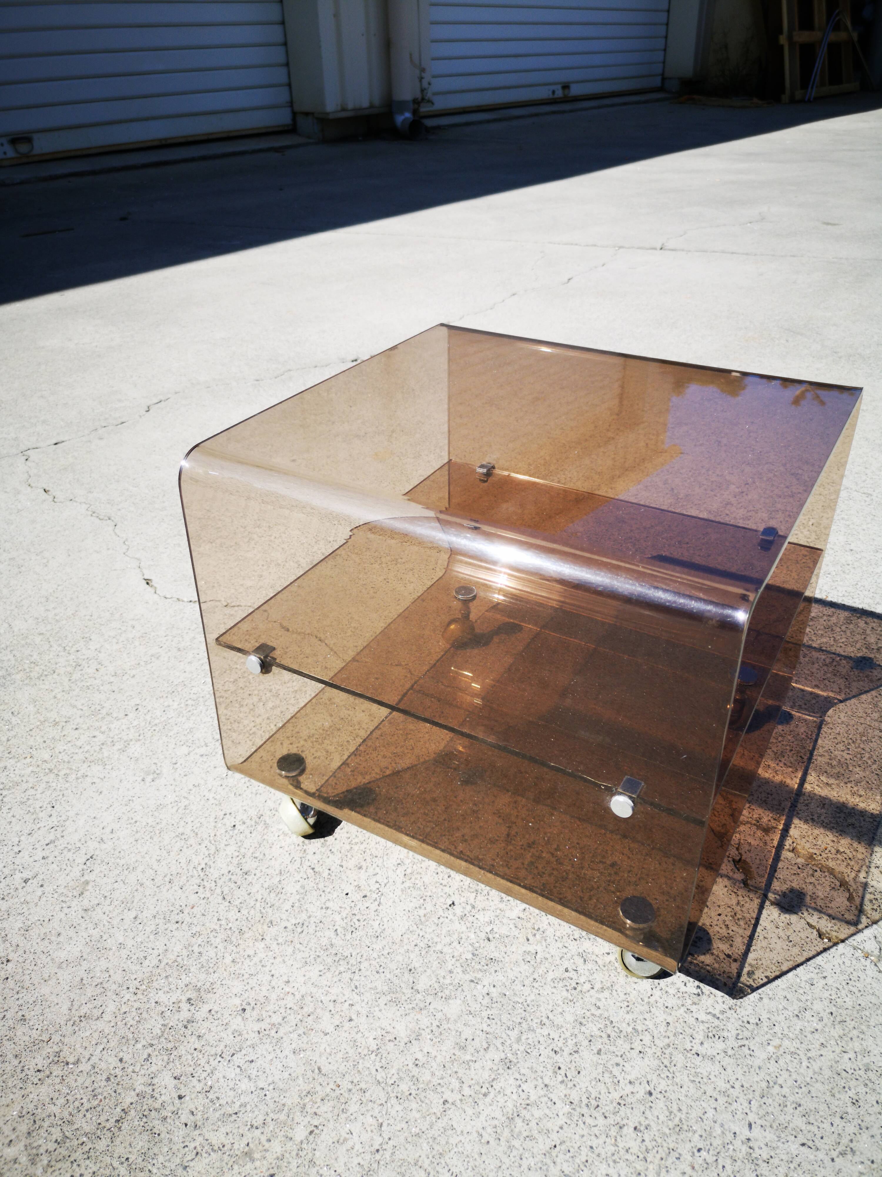 Plexiglass sofa tip
