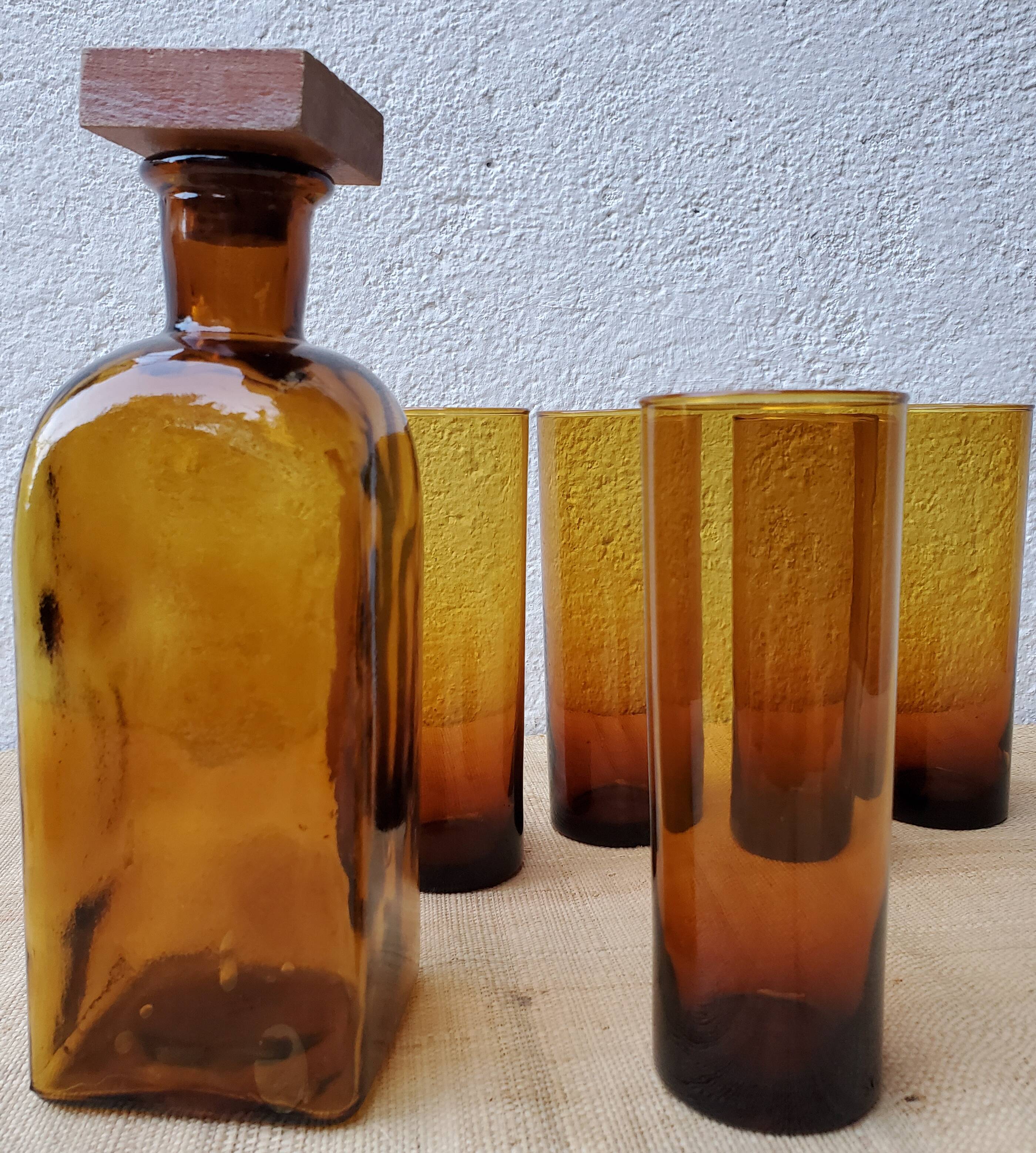 Carafe and 5 amber glasses