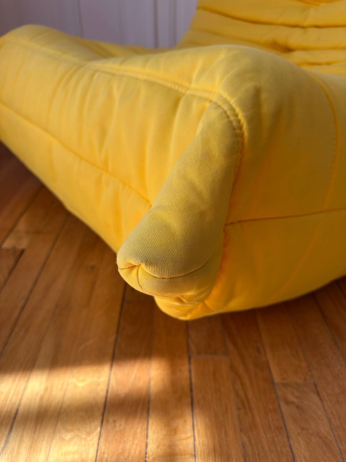 Chauffeuse Togo par Michel Ducaroy pour Ligne Roset