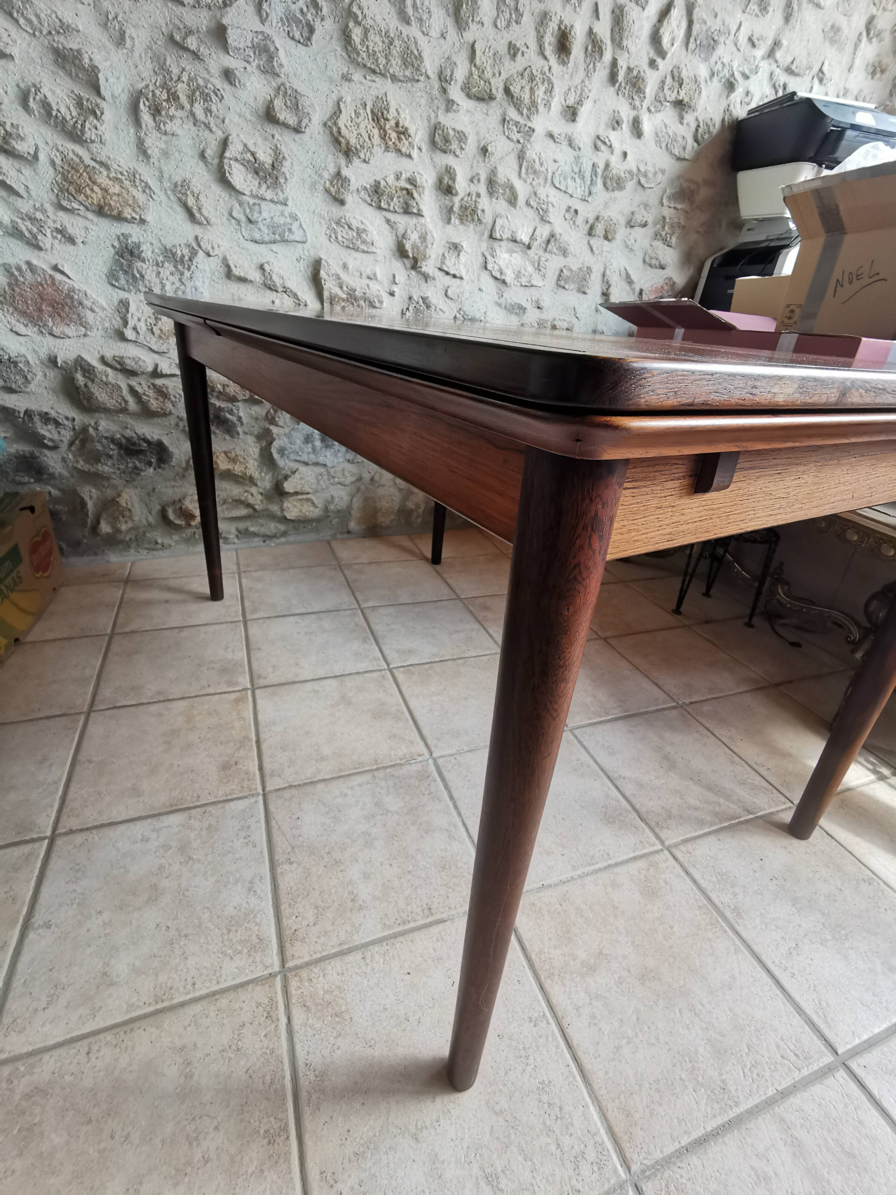 Scandinavian table