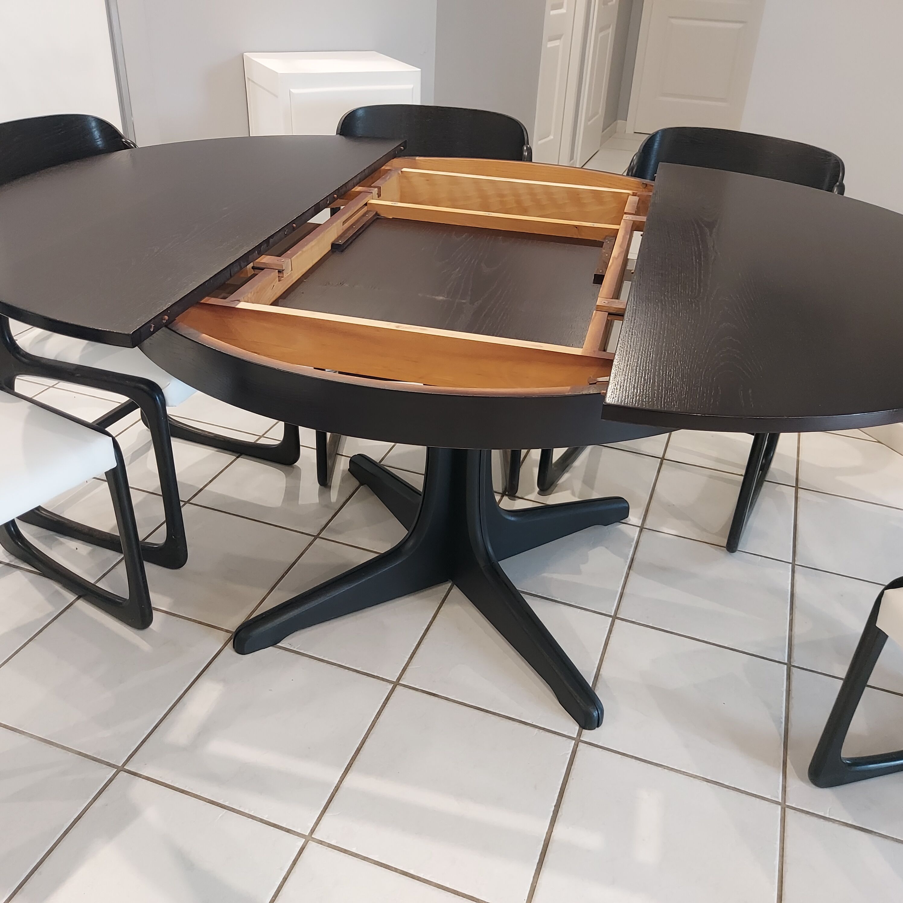 Vintage Baumann extendable table 1970s