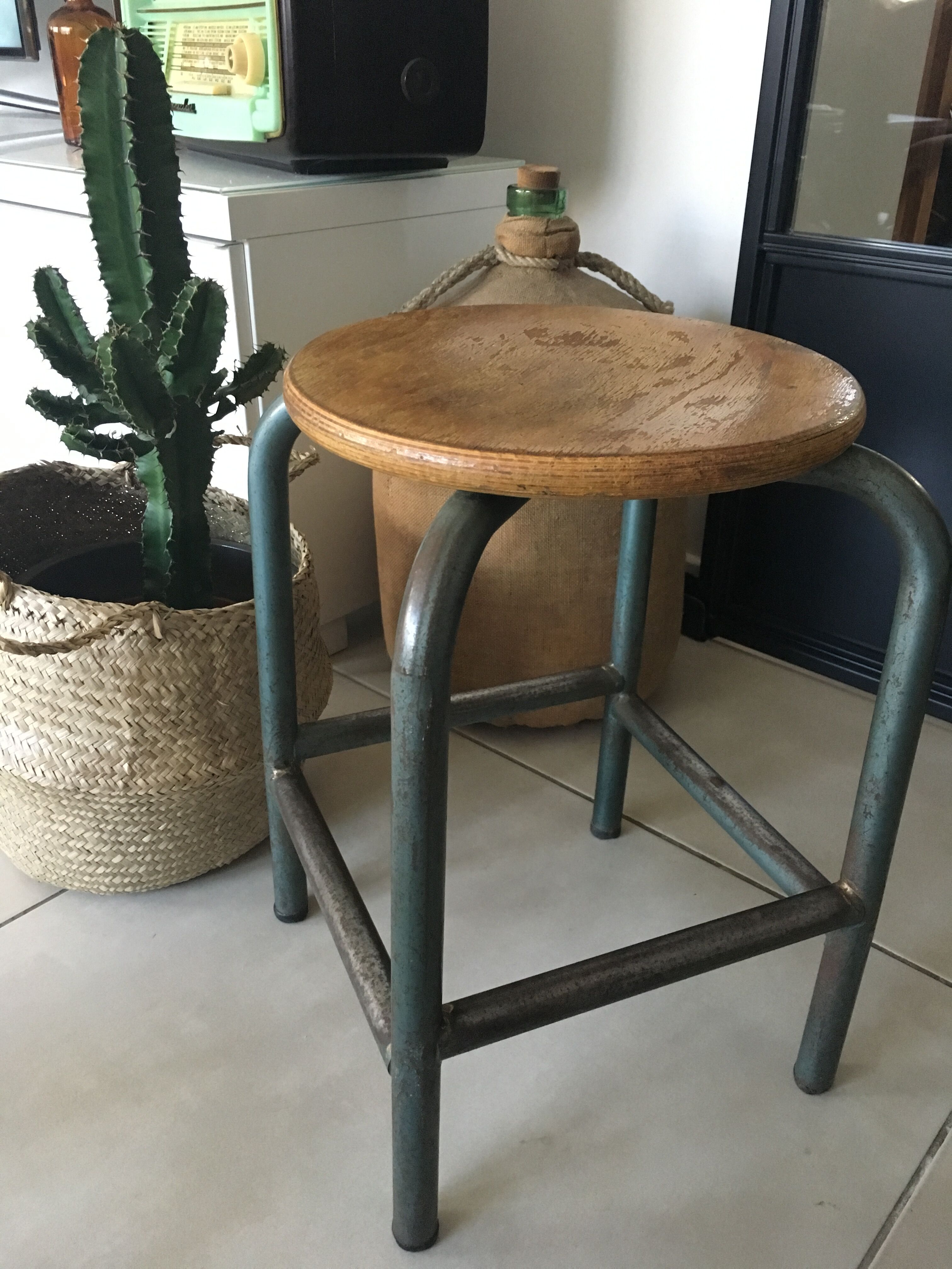 Paire de tabourets industriels