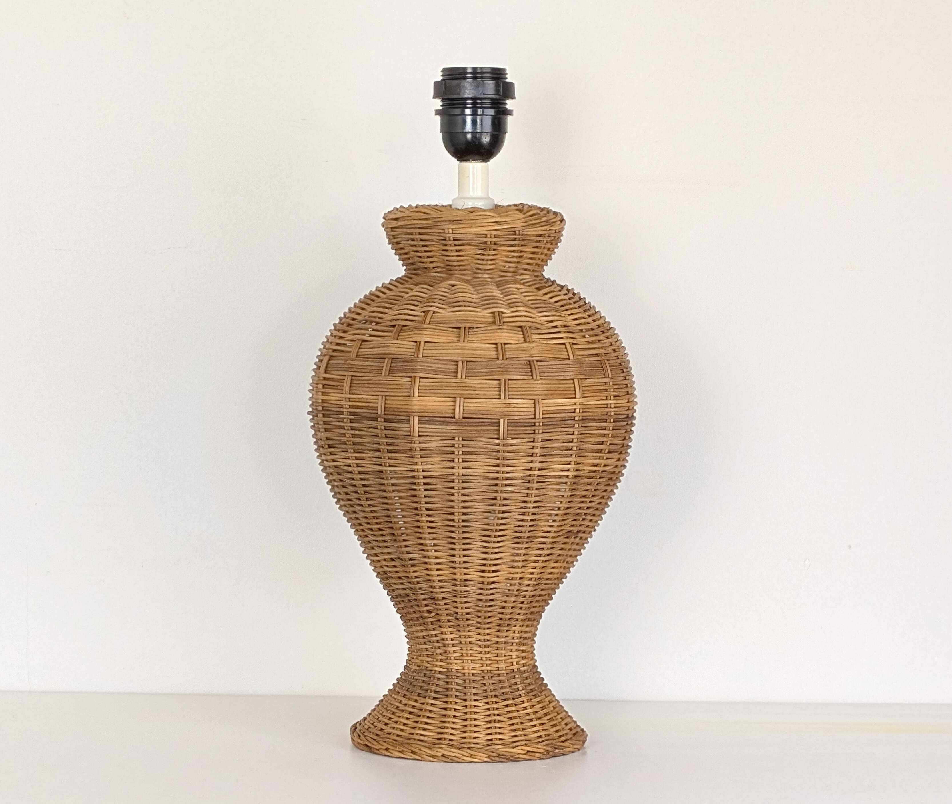 Woven rattan lamp base