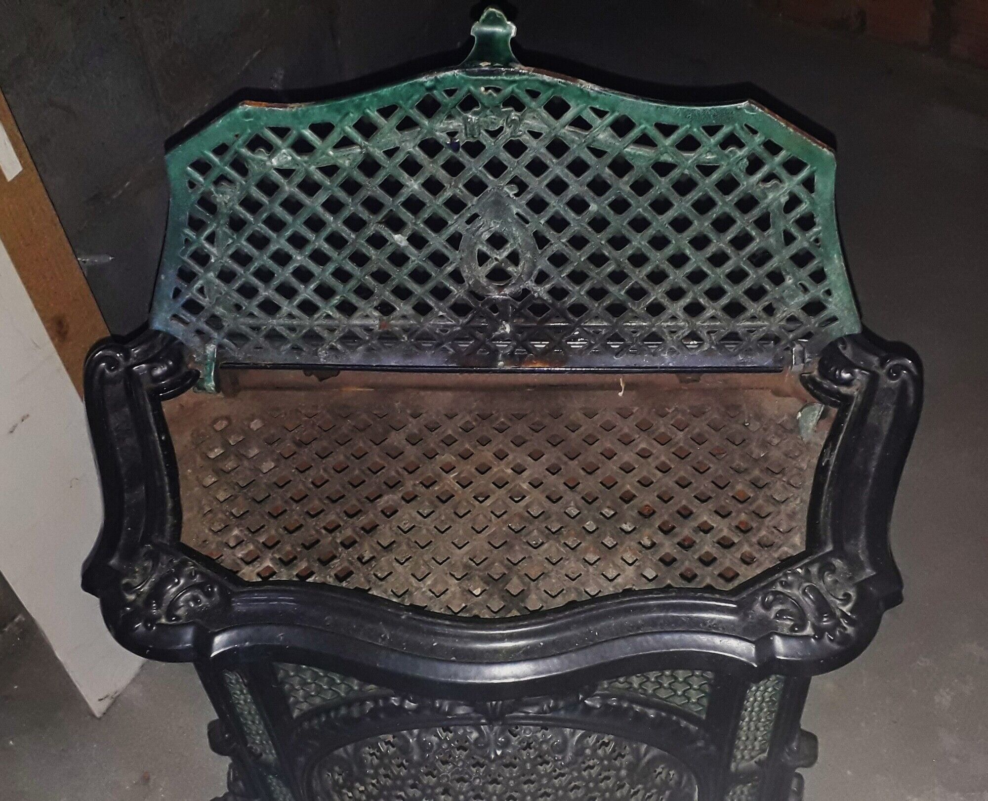 Poêle de chauffage mixte ancien 19ème siècle. Bon état à Calais