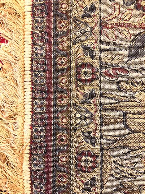 Wool carpets, cloisonné decorations of birds and gardens, mechanical weaving. New condition.