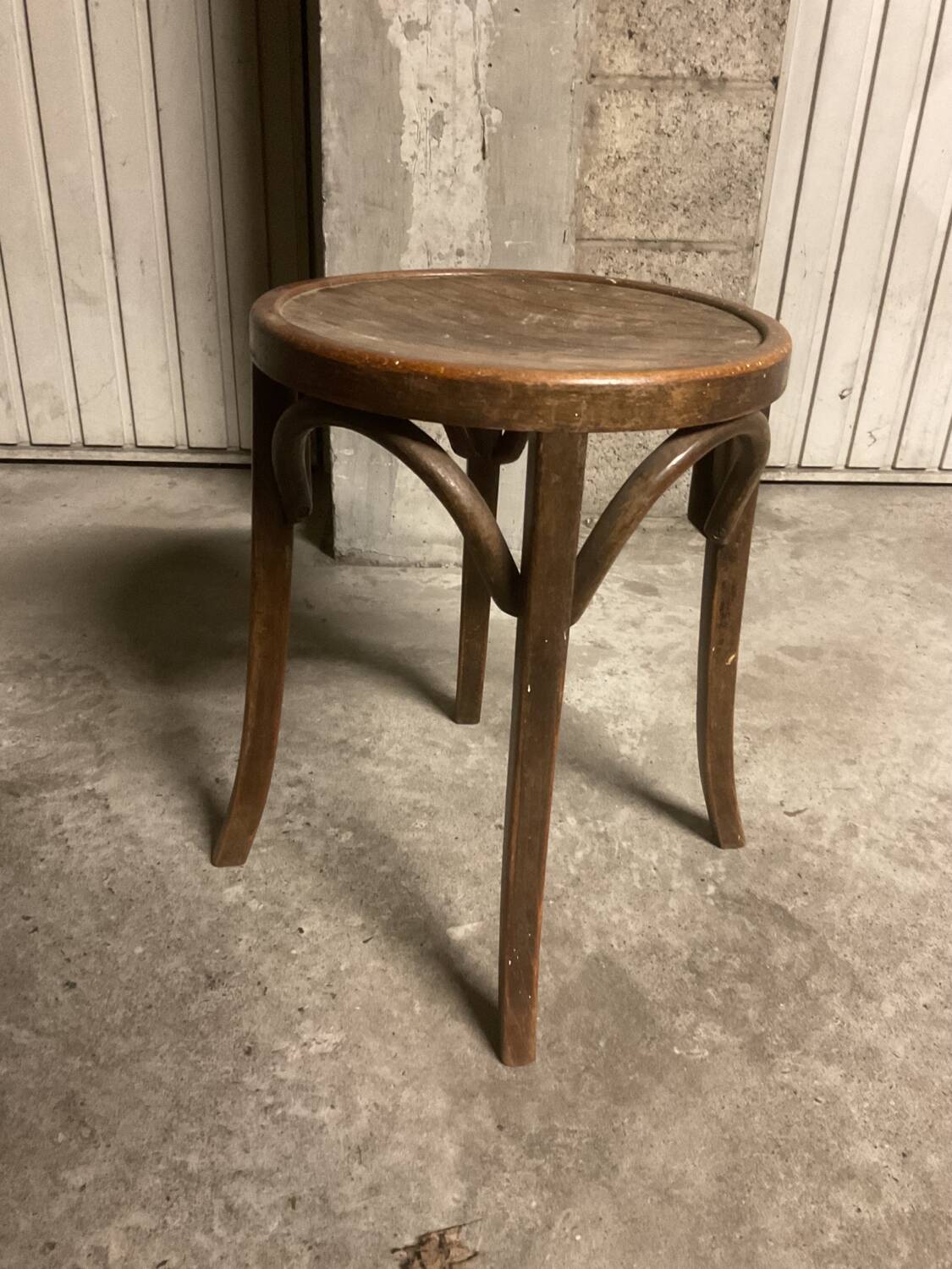 Low wooden stool round seat vintage TBE