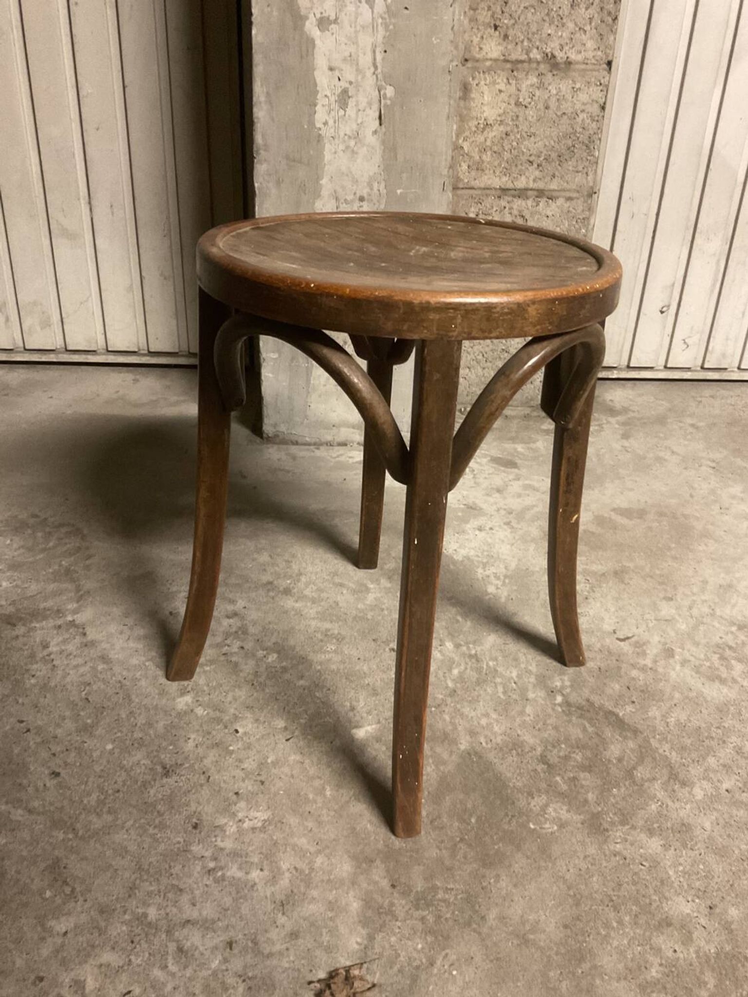Low wooden stool round seat vintage TBE
