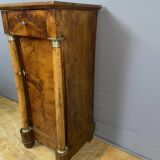 Chevet d'époque Empire en Noyer à Colonnes détachées