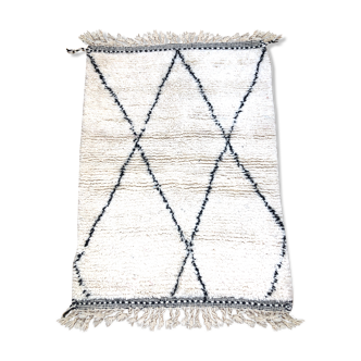 Moroccan Berber carpet Beni Ouarain with black diamonds 1.39x1.01m