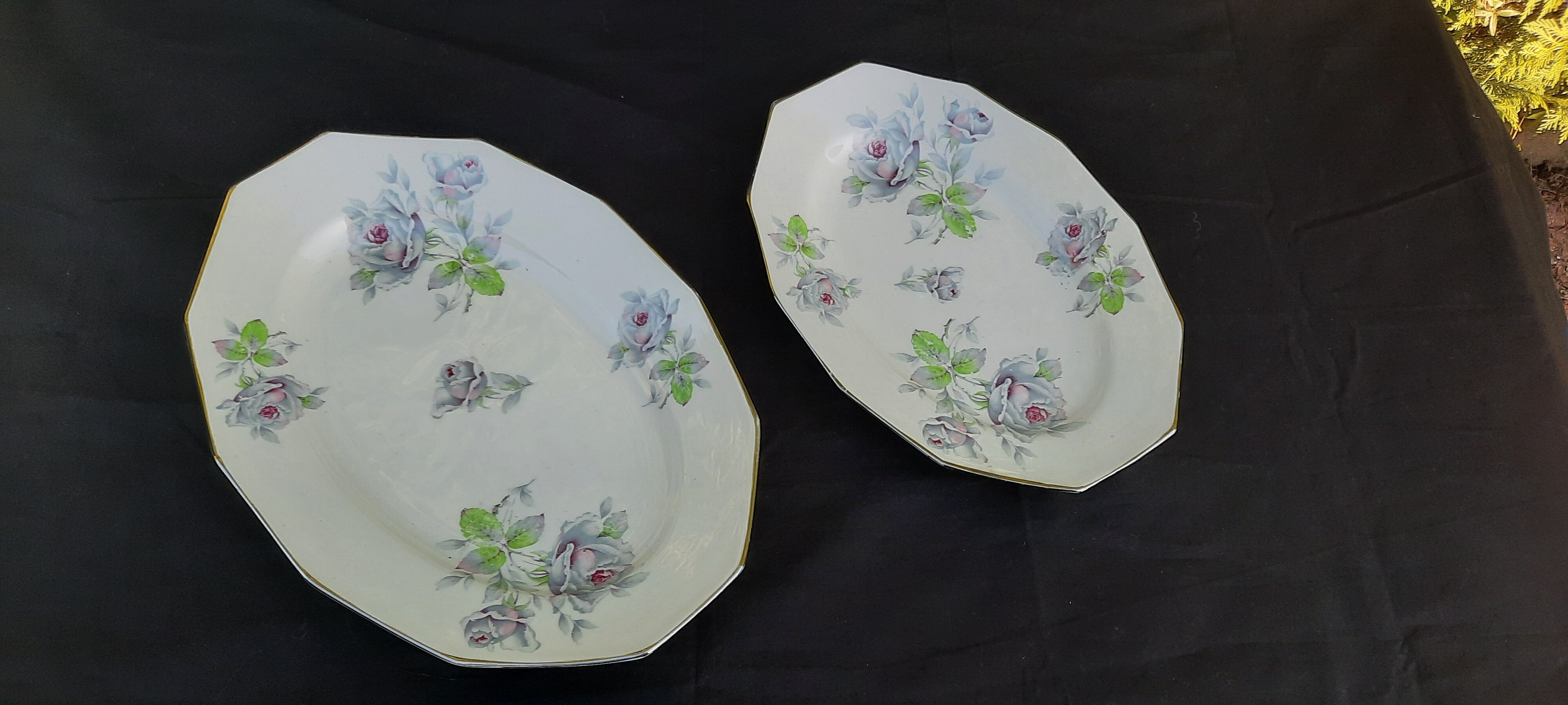 2 porcelain oval dishes