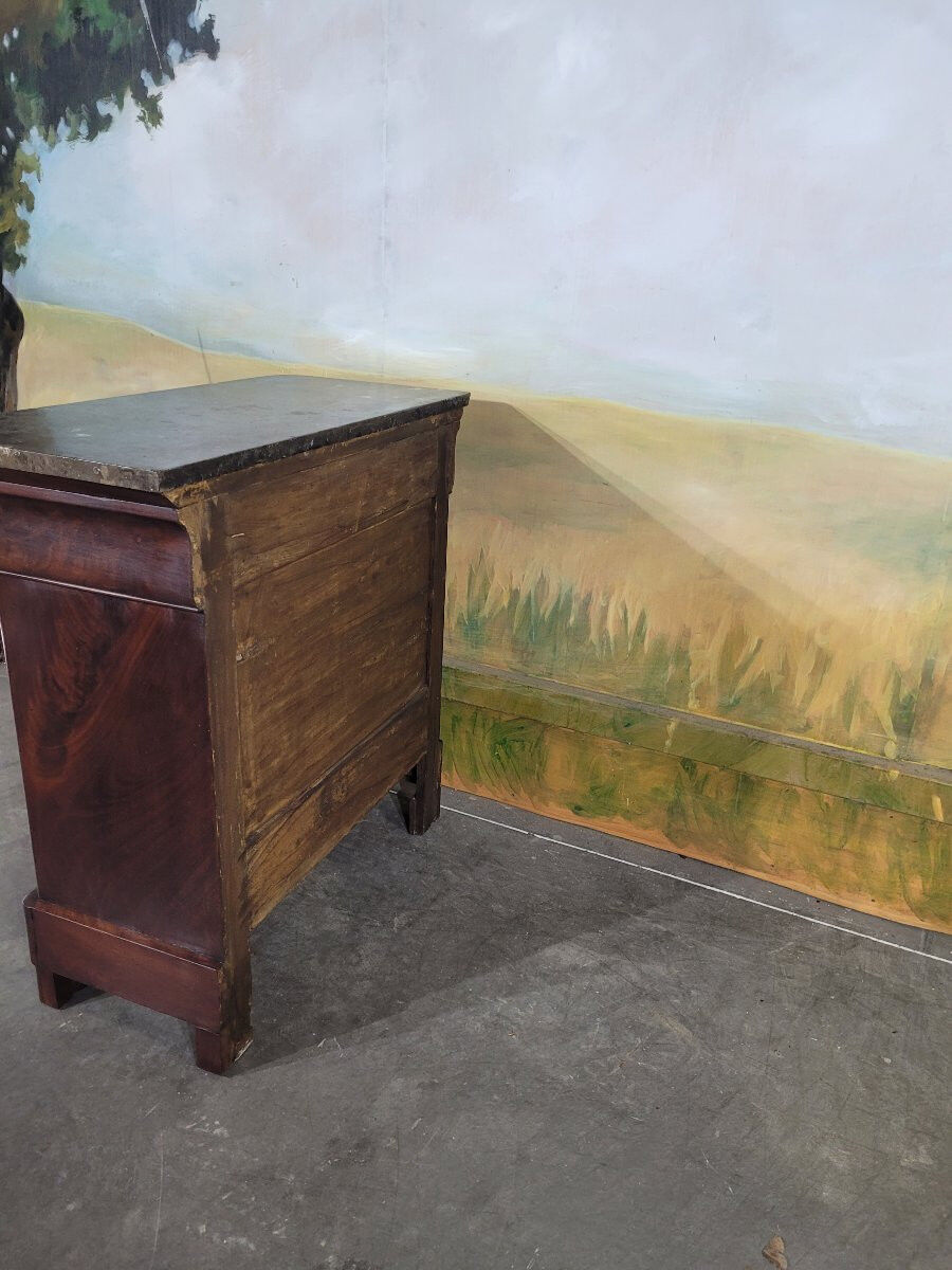 Small mahogany Louis Philippe chest of drawers