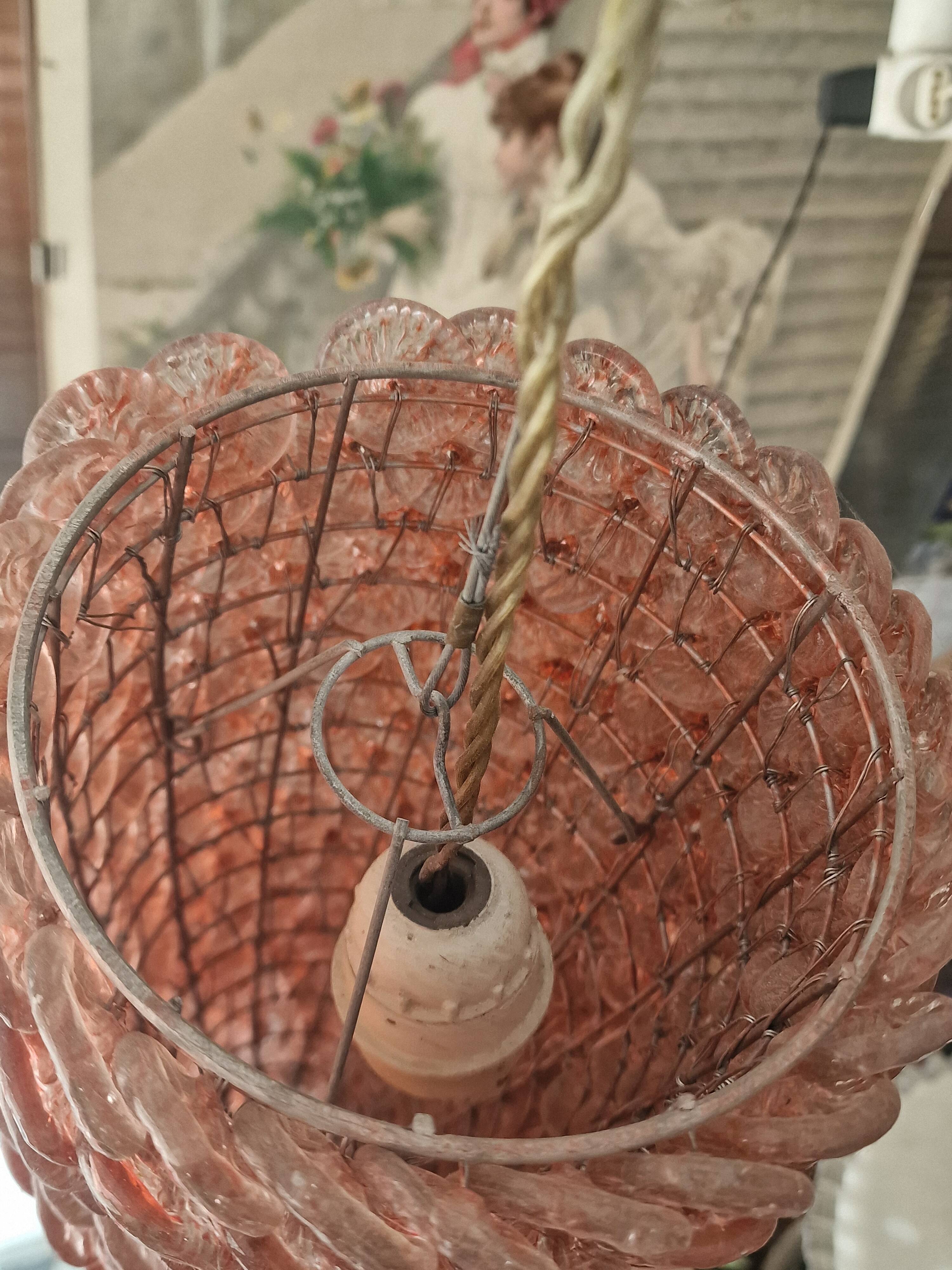 Superb blown glass chandelier from Murano, Italian craftsmanship from the a.