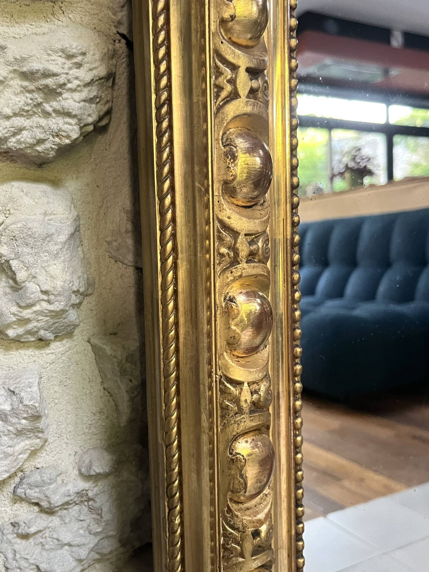 Miroir de cheminée Napoléon III 150,5/120cm, doré à la feuille d’or